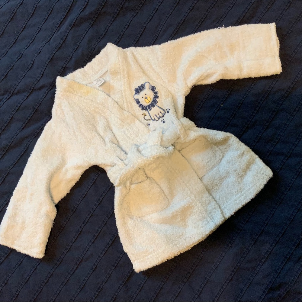 ⭐️ 5 for $15 Lion Terry Robe
